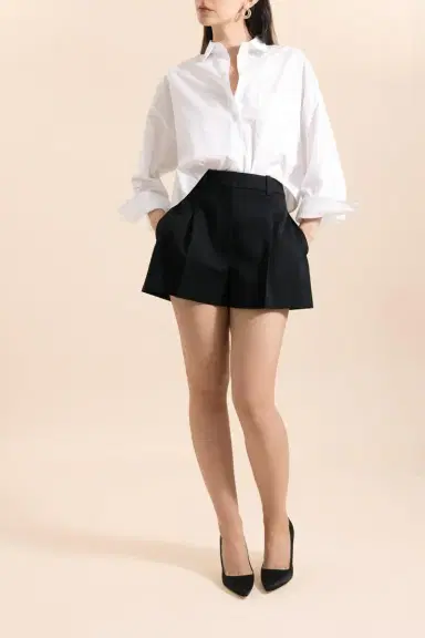 Givenchy Pleated Shorts | Thumbnail 2 Givenchy Pleated Shorts | Thumbnail 2