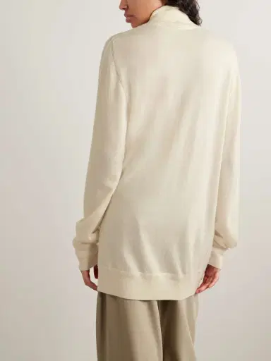 The Row Lizzy Oversized Cashmere Turtleneck Sweater | Thumbnail 4 The Row Lizzy Oversized Cashmere Turtleneck Sweater | Thumbnail 4