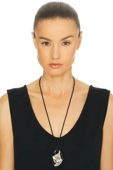 KHAITE Lotus Medium Pendant Necklace | Thumbnail 2 KHAITE Lotus Medium Pendant Necklace | Thumbnail 2