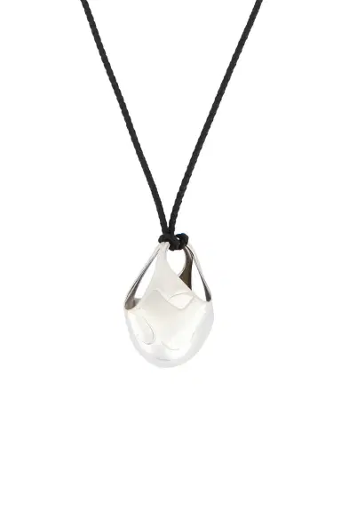KHAITE Lotus Medium Pendant Necklace | Thumbnail 3 KHAITE Lotus Medium Pendant Necklace | Thumbnail 3