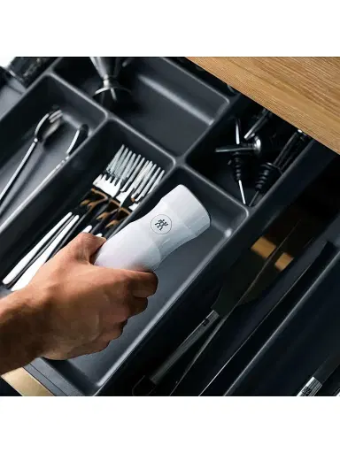 ZWILLING J.A. Henckels Fresh and Save Vacuum Sealer - White | Thumbnail 4 ZWILLING J.A. Henckels Fresh and Save Vacuum Sealer - White | Thumbnail 4