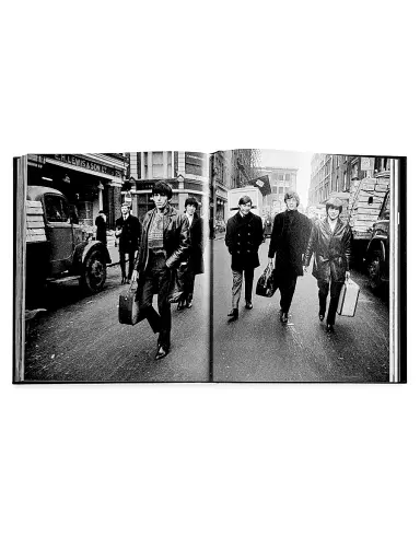 Graphic Image ''Terry O'Neill's Rock N' Roll Album'' Leather-Bound Book | Thumbnail 3 Graphic Image ''Terry O'Neill's Rock N' Roll Album'' Leather-Bound Book | Thumbnail 3