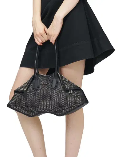 Alexander McQueen Women's Manta Rivet Leather Shoulder Bag - Black Silver | Thumbnail 2 Alexander McQueen Women's Manta Rivet Leather Shoulder Bag - Black Silver | Thumbnail 2