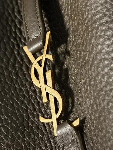 Saint Laurent Women's Le 5 à 7 Supple Baby Shoulder Bag in Grained Leather - Light Musk | Thumbnail 8 Saint Laurent Women's Le 5 à 7 Supple Baby Shoulder Bag in Grained Leather - Light Musk | Thumbnail 8