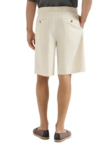 Brunello Cucinelli Men's Bermuda Shorts in Twisted Cotton Gabardine with Pleats - Off White | Thumbnail 4 Brunello Cucinelli Men's Bermuda Shorts in Twisted Cotton Gabardine with Pleats - Off White | Thumbnail 4