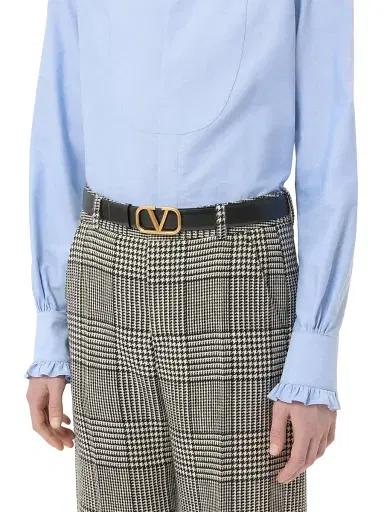 Valentino Garavani Men's VLogo Signature Calfskin Belt - Black | Thumbnail 2 Valentino Garavani Men's VLogo Signature Calfskin Belt - Black | Thumbnail 2