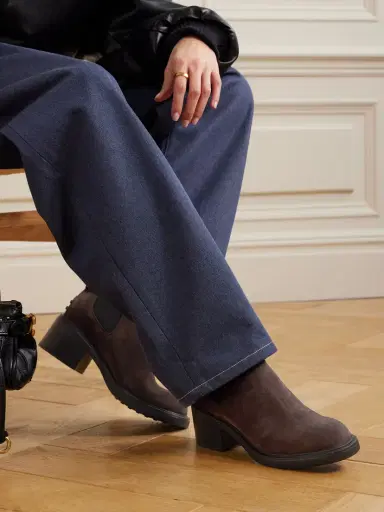 Tod's Suede Chelsea Boots | Thumbnail 2 Tod's Suede Chelsea Boots | Thumbnail 2