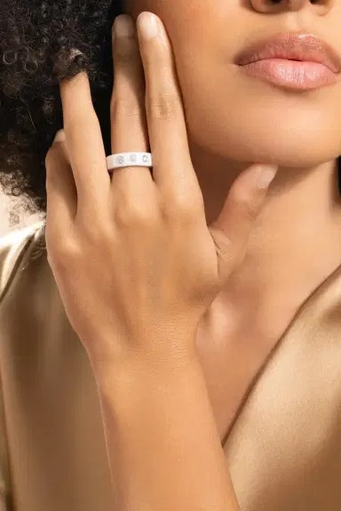 ROBERTO DEMEGLIO Three Diamond White Scacco Stretch Ring | Thumbnail 2 ROBERTO DEMEGLIO Three Diamond White Scacco Stretch Ring | Thumbnail 2