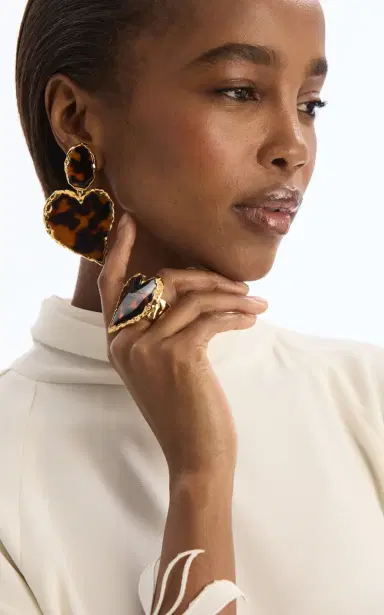 Oscar de la Renta Heart Tortoise Stone Earrings | Thumbnail 3 Oscar de la Renta Heart Tortoise Stone Earrings | Thumbnail 3