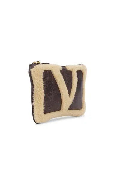 Valentino Garavani Viva Superstar Medium Flat Pouch | Thumbnail 4 Valentino Garavani Viva Superstar Medium Flat Pouch | Thumbnail 4