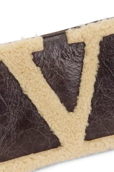 Valentino Garavani Viva Superstar Medium Flat Pouch | Thumbnail 7 Valentino Garavani Viva Superstar Medium Flat Pouch | Thumbnail 7