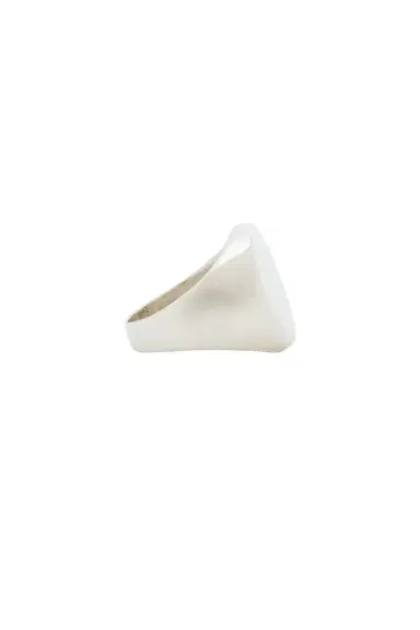 Martine Ali Oval Signet Ring | Thumbnail 2 Martine Ali Oval Signet Ring | Thumbnail 2