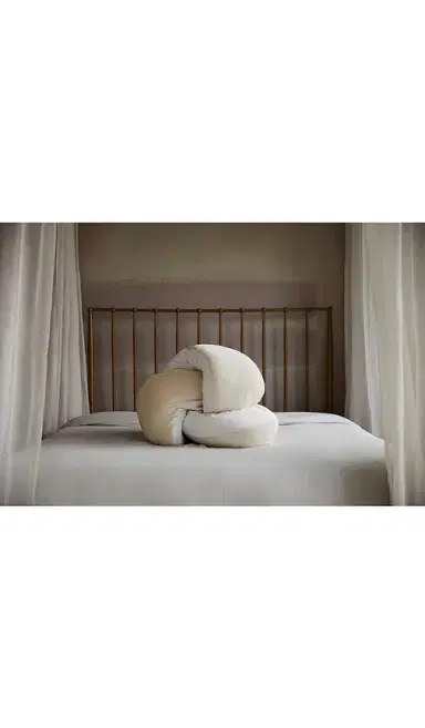 Yana Sleep Classic Pillow Cover | Thumbnail 2 Yana Sleep Classic Pillow Cover | Thumbnail 2