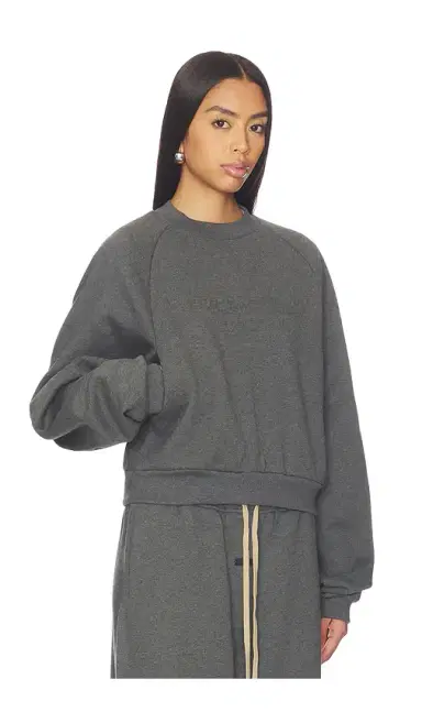 Fear of God Essentials 90's Raglan Sweatshirt | Thumbnail 2 Fear of God Essentials 90's Raglan Sweatshirt | Thumbnail 2