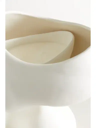 .A. MEN. Luminous Beings 01: Hikari Earthenware Sculpture | Thumbnail 4 .A. MEN. Luminous Beings 01: Hikari Earthenware Sculpture | Thumbnail 4