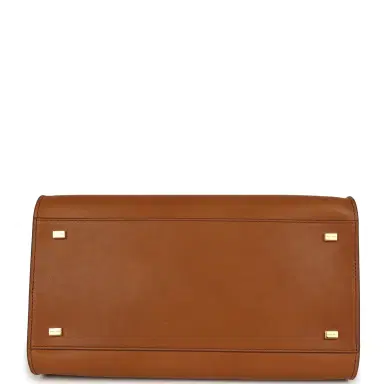 The Row The Row Soft Margaux 12 Bag Cuir Saddle Leather Gold Hardware | Thumbnail 7 The Row The Row Soft Margaux 12 Bag Cuir Saddle Leather Gold Hardware | Thumbnail 7