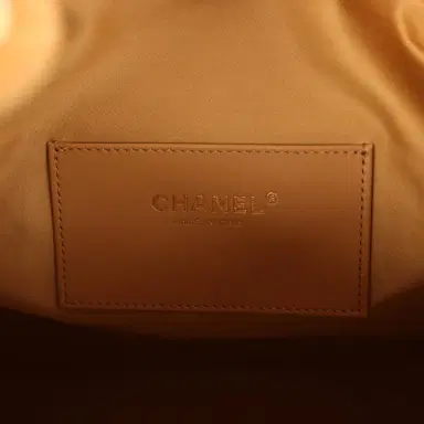 Chanel Chanel Medium 25 Hobo Bag Beige Suede Antique Gold Hardware | Thumbnail 10 Chanel Chanel Medium 25 Hobo Bag Beige Suede Antique Gold Hardware | Thumbnail 10