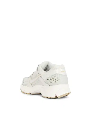 Nike Zoom Vomero 5 Sneaker | Thumbnail 3 Nike Zoom Vomero 5 Sneaker | Thumbnail 3