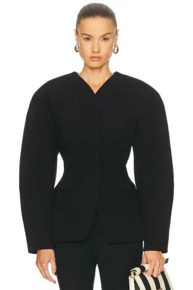 Jacquemus La Veste Ovalo | Thumbnail 1 Jacquemus La Veste Ovalo | Thumbnail 1