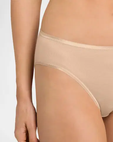 Hanro Cotton Seamless High-Leg Briefs | Thumbnail 4 Hanro Cotton Seamless High-Leg Briefs | Thumbnail 4