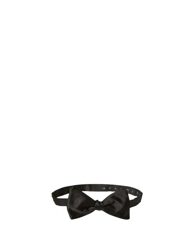 Pre-Tied Silk Bow Tie Pre-Tied Silk Bow Tie