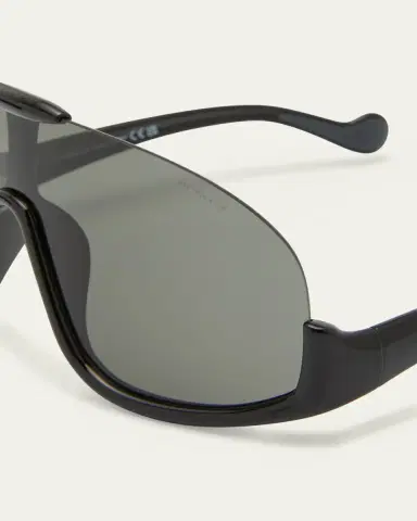 Moncler Lunettes Visseur Injection Plastic Shield Sunglasses | Thumbnail 5 Moncler Lunettes Visseur Injection Plastic Shield Sunglasses | Thumbnail 5