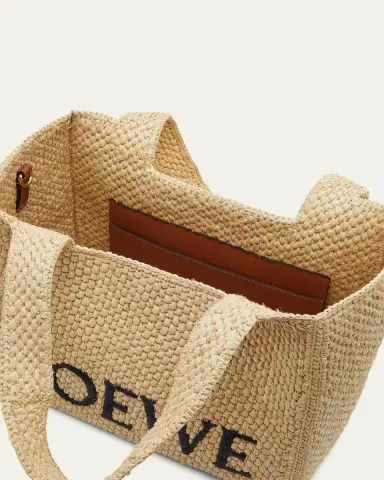 LOEWE x Paula's Ibiza Font Logo Medium Tote Bag in Raffia | Thumbnail 4 LOEWE x Paula's Ibiza Font Logo Medium Tote Bag in Raffia | Thumbnail 4
