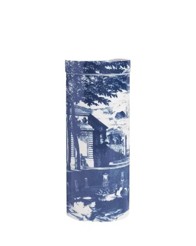 Scented Tower Candle Blue & White/Giardino Settecentesco Scented Tower Candle Blue & White/Giardino Settecentesco