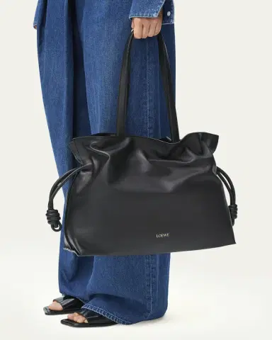 Loewe Flamenco Large Clutch Bag in Napa Leather with Golden Foil Anagram | Thumbnail 2 Loewe Flamenco Large Clutch Bag in Napa Leather with Golden Foil Anagram | Thumbnail 2