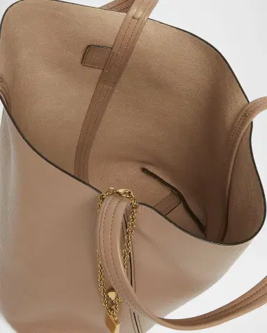 Chloé Spin Medium Tote Bag in Leather | Thumbnail 3 Chloé Spin Medium Tote Bag in Leather | Thumbnail 3