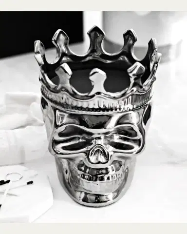 Thompson Ferrier Silvertone Maximilien Skull Candle, 23.3 oz. - The Aroma Scent | Thumbnail 2 Thompson Ferrier Silvertone Maximilien Skull Candle, 23.3 oz. - The Aroma Scent | Thumbnail 2