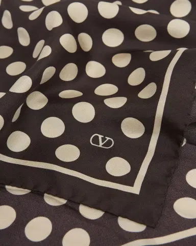 Valentino Garavani Men's Polka Dot Foulard Silk Pocket Square | Thumbnail 7 Valentino Garavani Men's Polka Dot Foulard Silk Pocket Square | Thumbnail 7