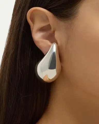 Bottega Veneta Small Fin Earrings | Thumbnail 2 Bottega Veneta Small Fin Earrings | Thumbnail 2