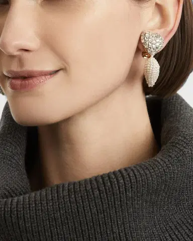 Oscar de la Renta Beaded Crystal Heart Earrings | Thumbnail 3 Oscar de la Renta Beaded Crystal Heart Earrings | Thumbnail 3