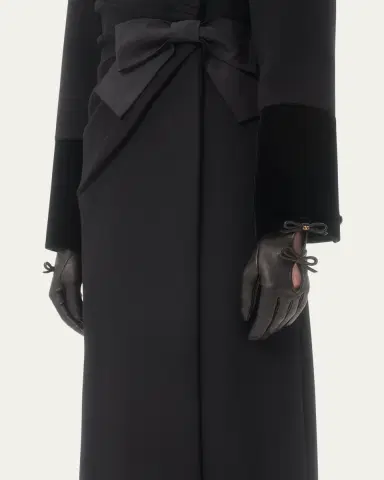 Valentino Garavani VLogo Signature Nappa Leather Bow Gloves | Thumbnail 2 Valentino Garavani VLogo Signature Nappa Leather Bow Gloves | Thumbnail 2