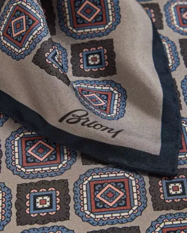 Brioni Men's Medallion Print Silk Pocket Square | Thumbnail 2 Brioni Men's Medallion Print Silk Pocket Square | Thumbnail 2