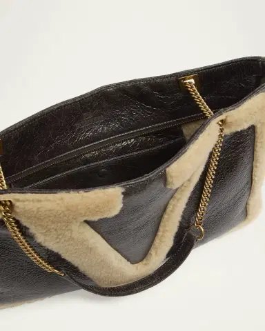 Valentino Garavani Viva Superstar Medium Shearling VLogo Tote Bag | Thumbnail 4 Valentino Garavani Viva Superstar Medium Shearling VLogo Tote Bag | Thumbnail 4