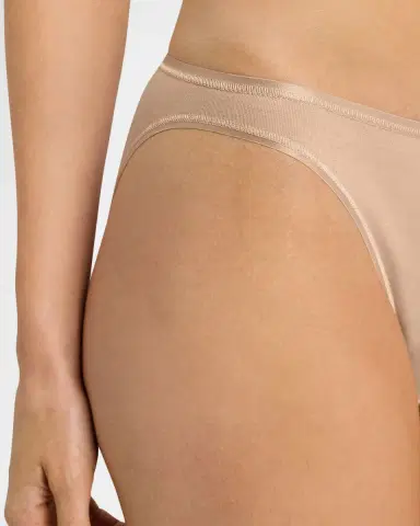 Hanro Seamless High-Cut Cotton Briefs | Thumbnail 4 Hanro Seamless High-Cut Cotton Briefs | Thumbnail 4