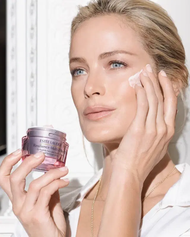 Resilience Multi-Effect Tri-Peptide Face & Neck Cream Moisturizer SPF 15 for Normal/Combination Skin Resilience Multi-Effect Tri-Peptide Face & Neck Cream Moisturizer SPF 15 for Normal/Combination Skin