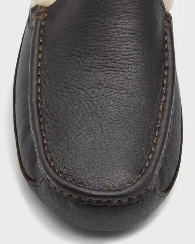 UGG Men 's Ascot Water-Resistant Leather Slippers | Thumbnail 5 UGG Men 's Ascot Water-Resistant Leather Slippers | Thumbnail 5