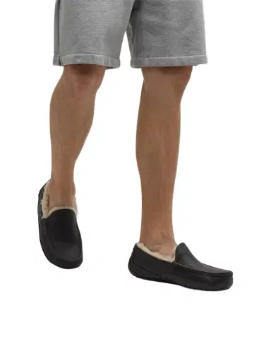 UGG Men 's Ascot Water-Resistant Leather Slippers | Thumbnail 1 UGG Men 's Ascot Water-Resistant Leather Slippers | Thumbnail 1