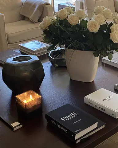 Amanda de Montal 38.8 oz. Fructus Vasconia Candle | Thumbnail 3 Amanda de Montal 38.8 oz. Fructus Vasconia Candle | Thumbnail 3