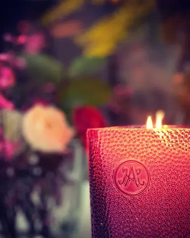 Amanda de Montal 38.8 oz. Memoria Infantia Candle | Thumbnail 3 Amanda de Montal 38.8 oz. Memoria Infantia Candle | Thumbnail 3