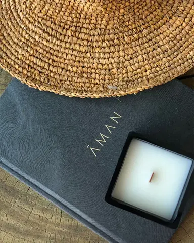 Amanda de Montal 7.76 oz. Fortitudo Lignorum Candle | Thumbnail 4 Amanda de Montal 7.76 oz. Fortitudo Lignorum Candle | Thumbnail 4