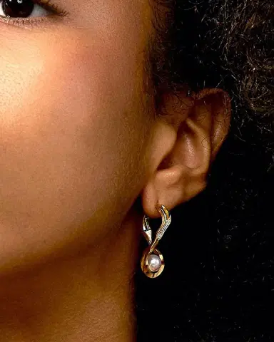 MILAMORE Kintsugi Infinity Pearl Hoop Earrings | Thumbnail 2 MILAMORE Kintsugi Infinity Pearl Hoop Earrings | Thumbnail 2
