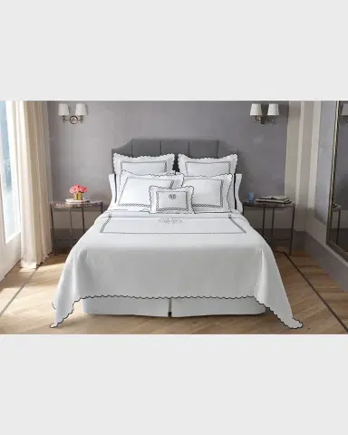 Matouk Classic Chain Scallop Matelasse King Coverlet | Thumbnail 2 Matouk Classic Chain Scallop Matelasse King Coverlet | Thumbnail 2