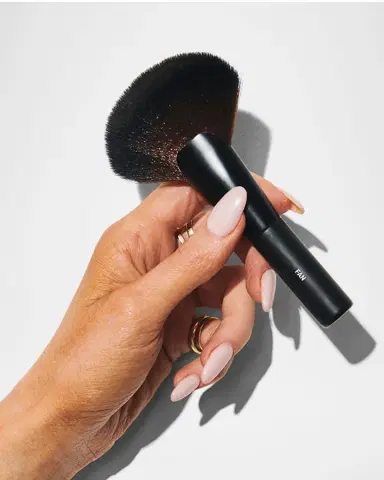Gee Beauty Fan Brush | Thumbnail 3 Gee Beauty Fan Brush | Thumbnail 3