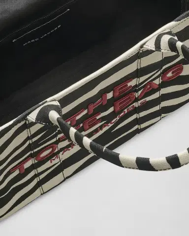 Marc Jacobs The Zebra Canvas Large Tote Bag | Thumbnail 3 Marc Jacobs The Zebra Canvas Large Tote Bag | Thumbnail 3