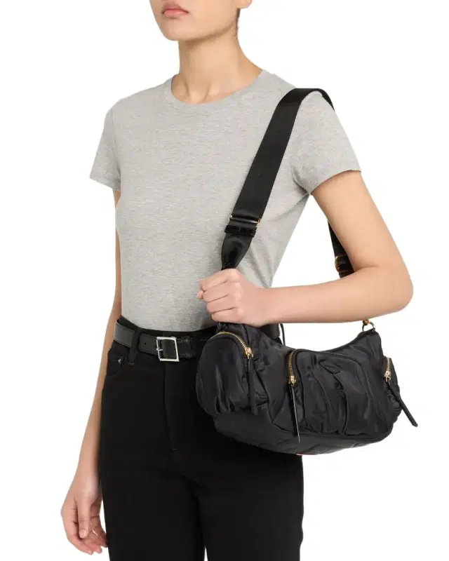 Chelsea Medium Zip Shoulder Bag Chelsea Medium Zip Shoulder Bag