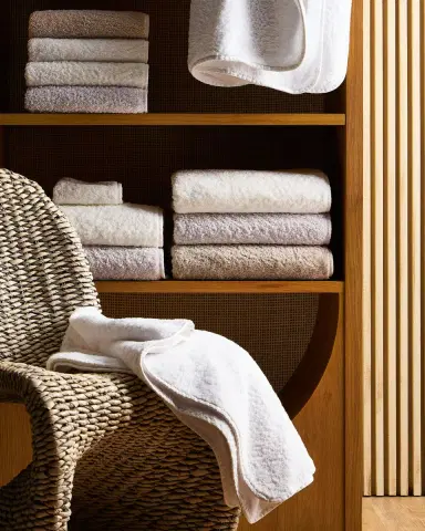 Graccioza Grand Egoist Hand Towel | Thumbnail 4 Graccioza Grand Egoist Hand Towel | Thumbnail 4